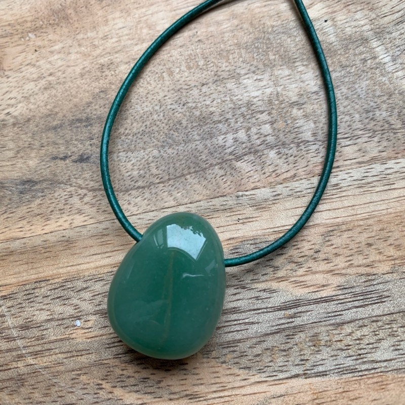 Pendentif Aventurine sur lien de cuir noir ou vert